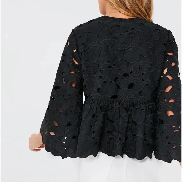Tuckernuck- Sylvie Lace Top. Size S - Picture 3 of 9